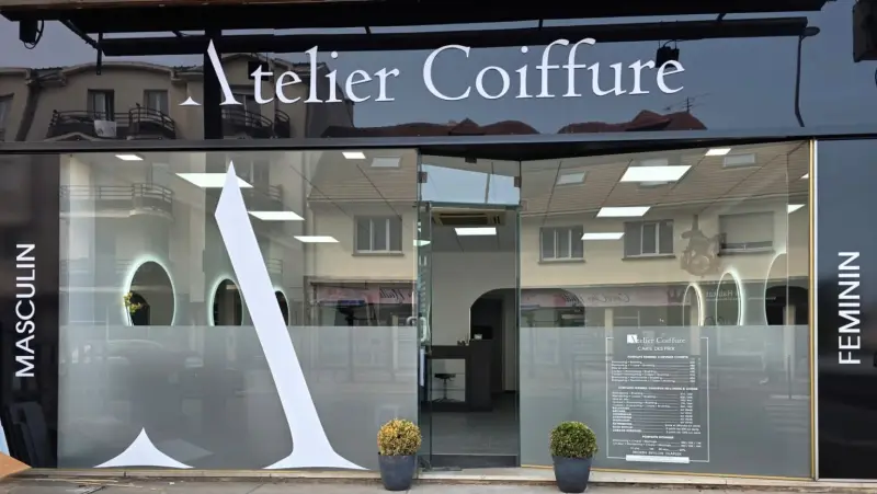 Salon Aristide Briand : la devanture